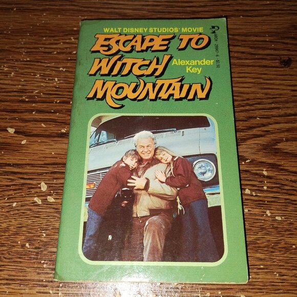 Disney's Escape to Witch Mountain (Alexander key, 1968) First Printing Paperback - Picture 1 of 3